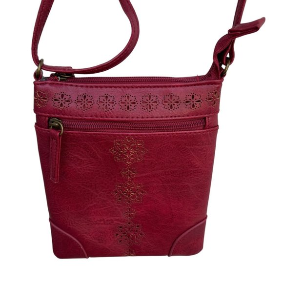 Red Crossbody Bag With Gold Floral Cutouts Adjustable Strap 7" X 8" Outer Zip Po - Picture 2 of 7